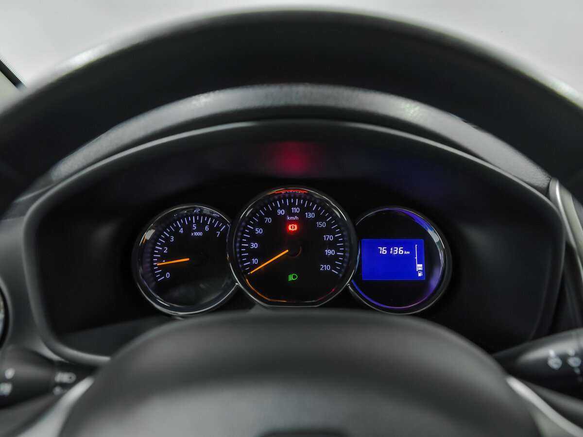 Б/У Рено Логан 2018 года. Фото: #6