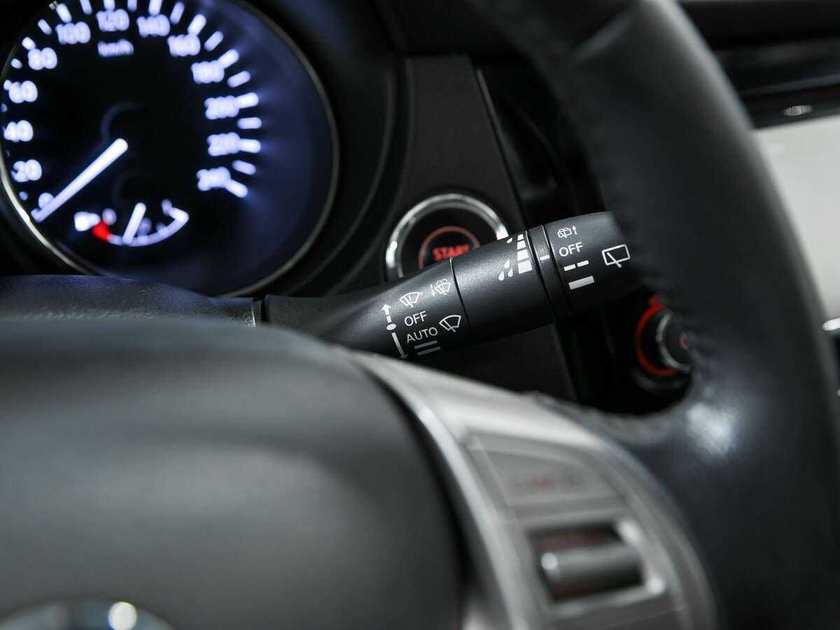 Б/У Ниссан Икс-Трейл 2015 года. Фото: #9