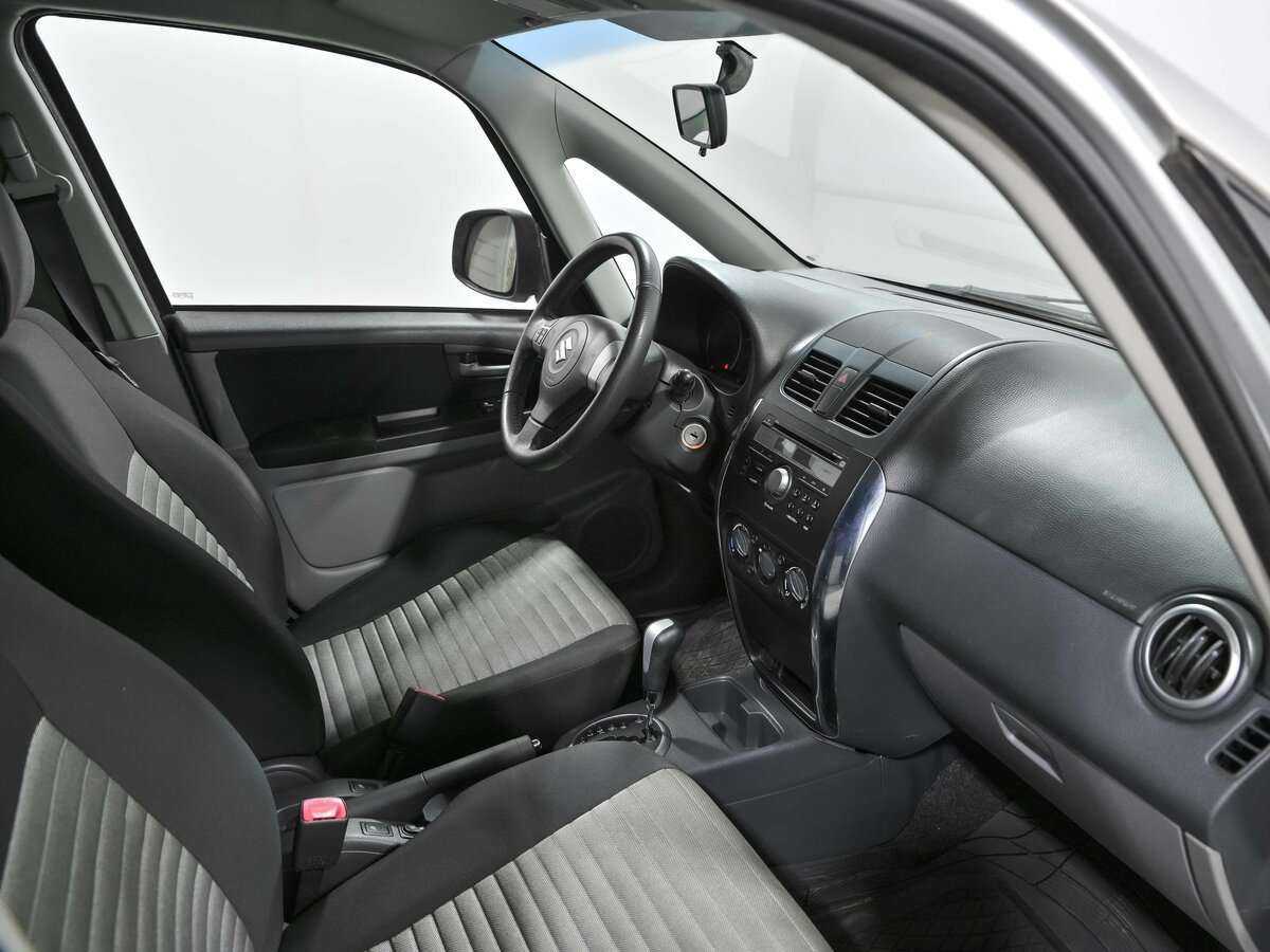 Б/У Сузуки С-Икс4 2013 года. Фото: #6