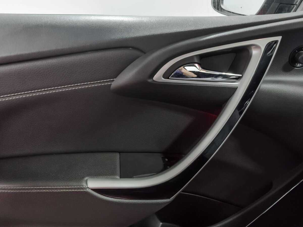 Б/У Опель Астра 2013 года. Фото: #8