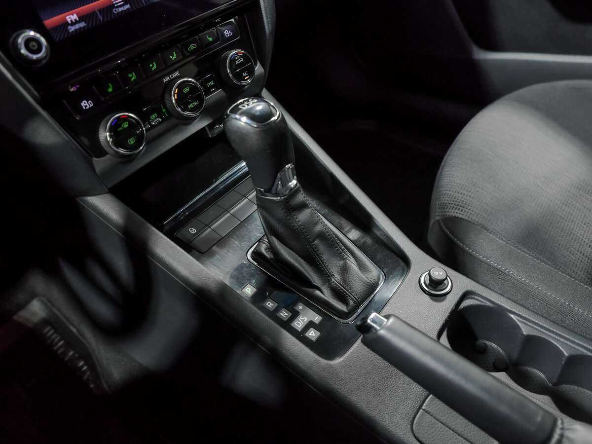 Б/У Шкода Октавия 2017 года. Фото: #11