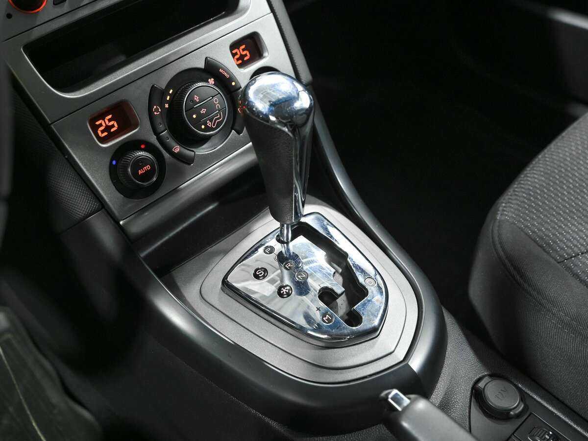 Б/У Пежо 408 2012 года. Фото: #8