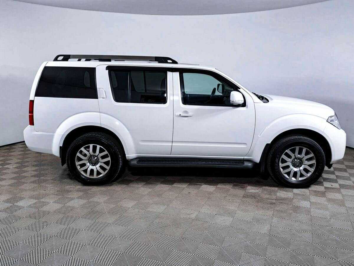 Б/У Ниссан Патфайндер 2014 года. Фото: #3