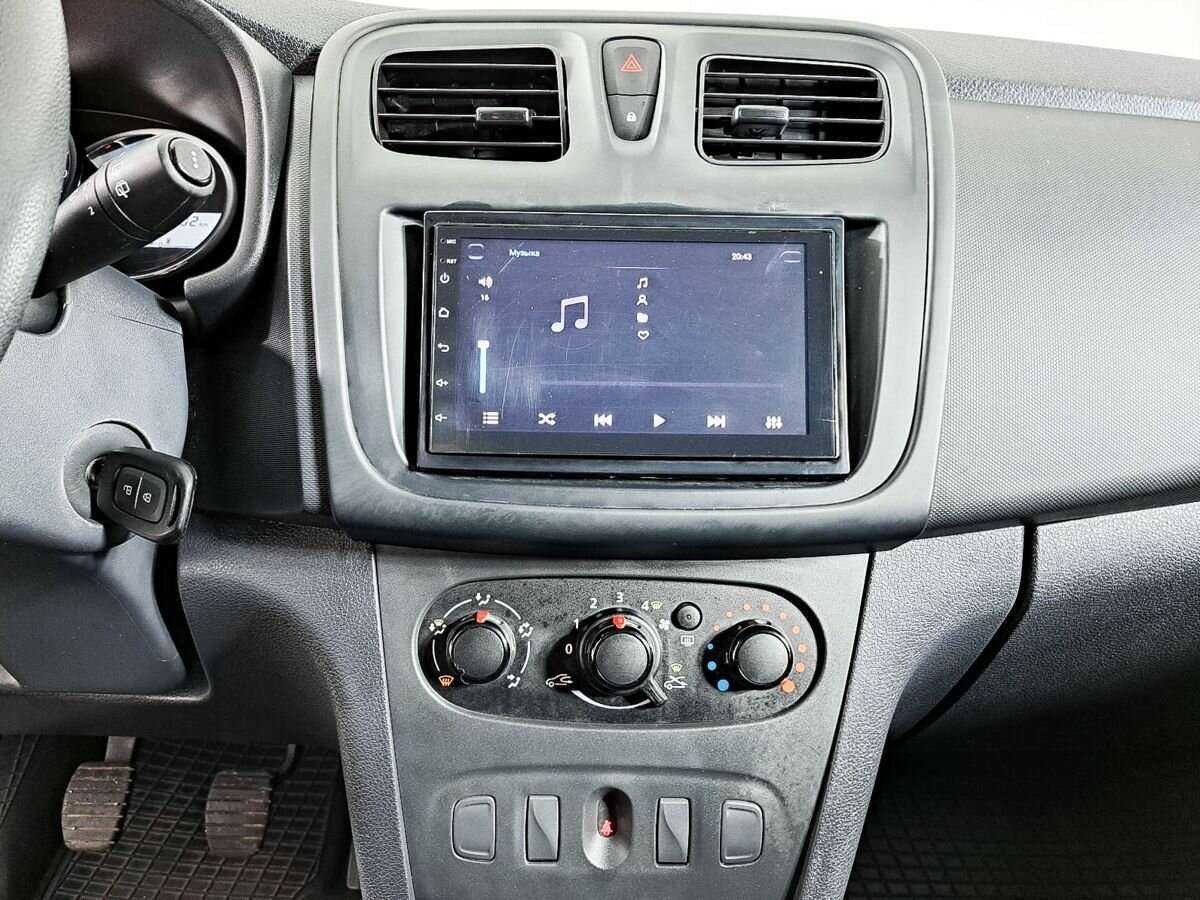 Б/У Рено Сандеро 2018 года. Фото: #10