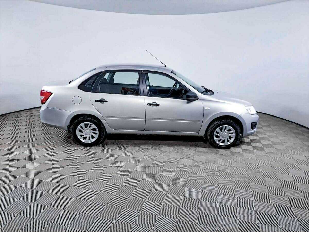 Б/У Лада (ВАЗ) Гранта 2017 года. Фото: #3