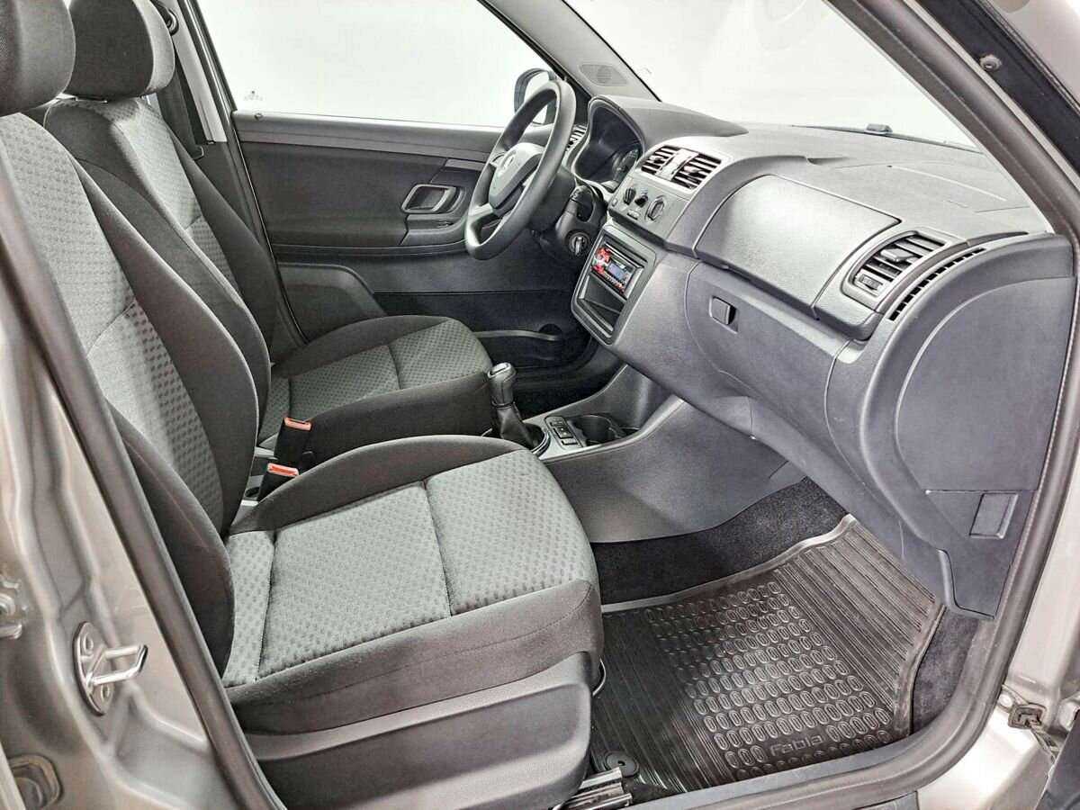 Б/У Шкода Фабия 2013 года. Фото: #8