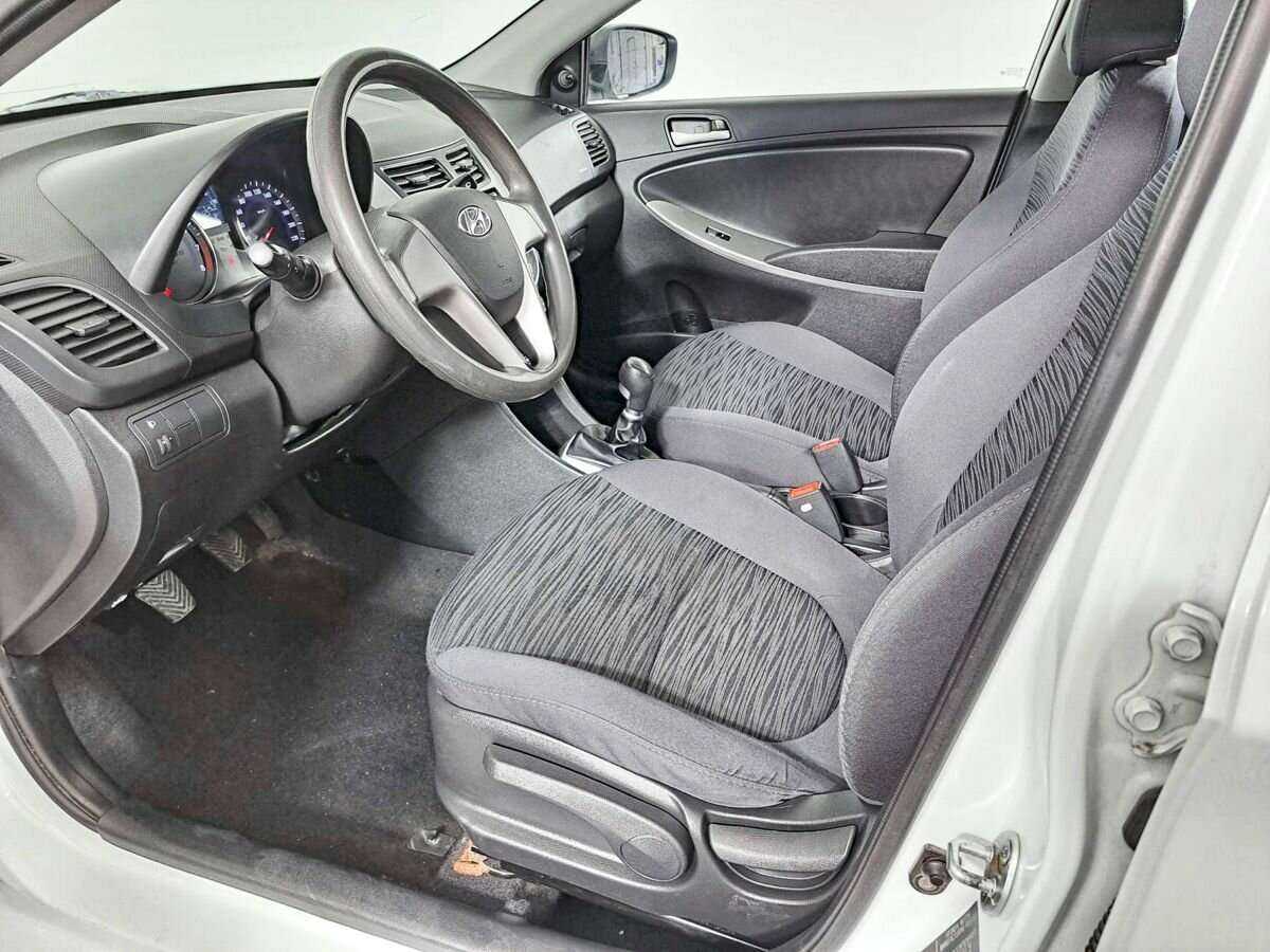 Б/У Хендай Солярис 2014 года. Фото: #13