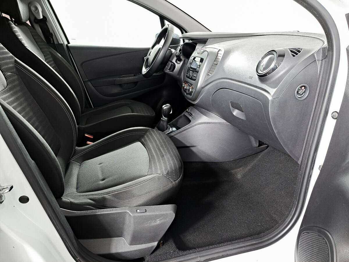 Б/У Рено Каптюр 2018 года. Фото: #6