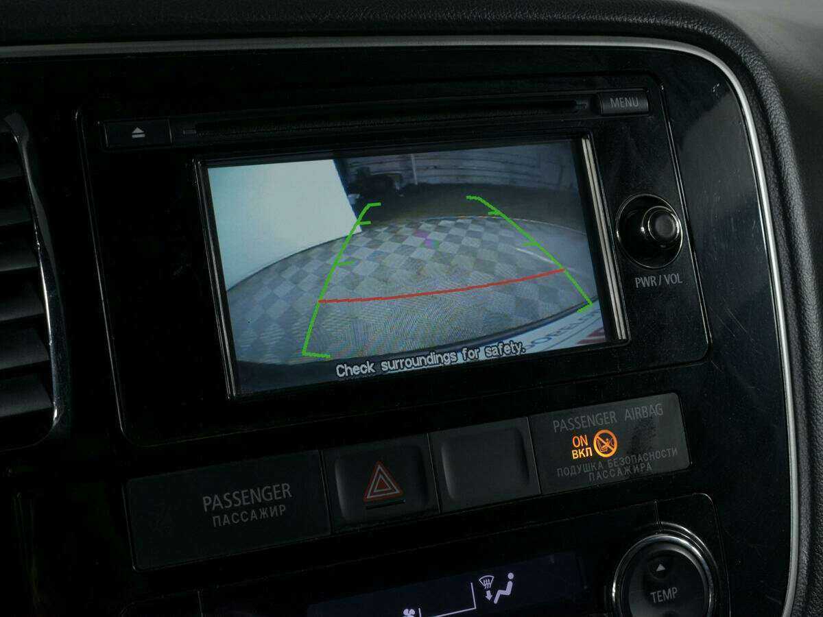 Б/У Митсубиши Оутлэндер 2016 года. Фото: #13