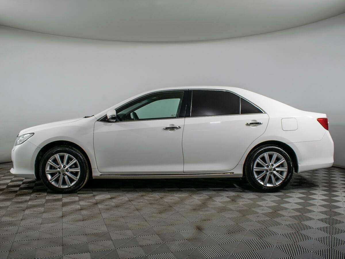 Б/У Тойота Камри 2014 года. Фото: #7