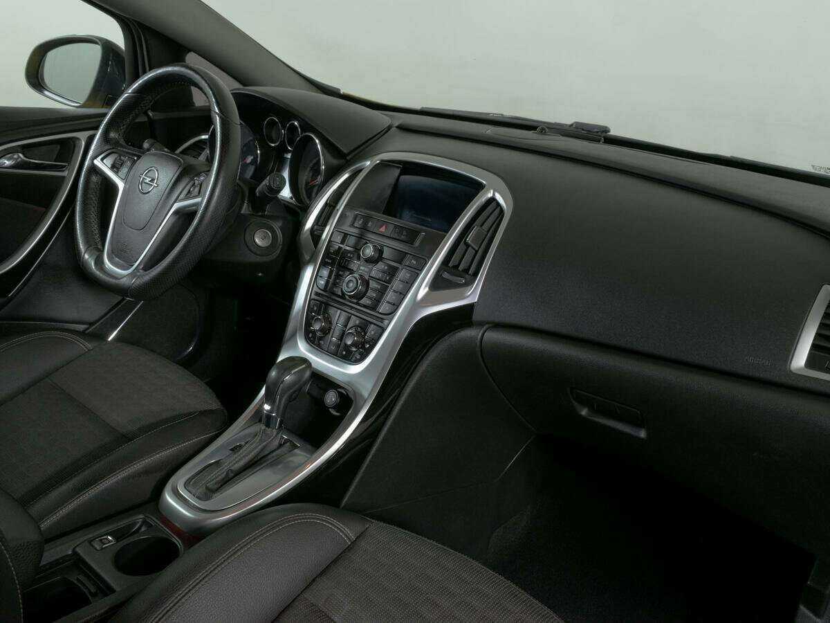 Б/У Опель Астра 2013 года. Фото: #8