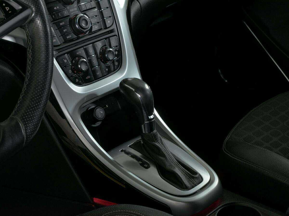 Б/У Опель Астра 2013 года. Фото: #14