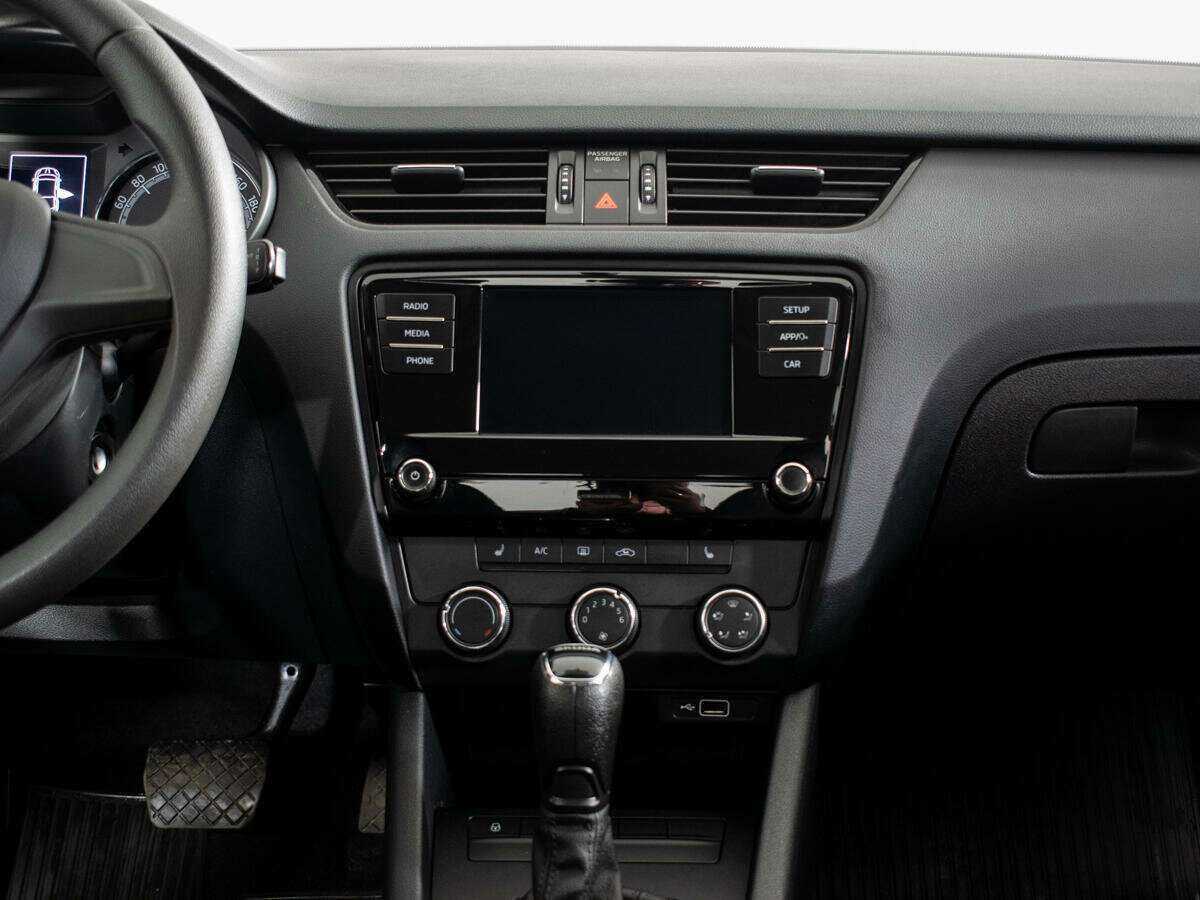 Б/У Шкода Октавия 2020 года. Фото: #7