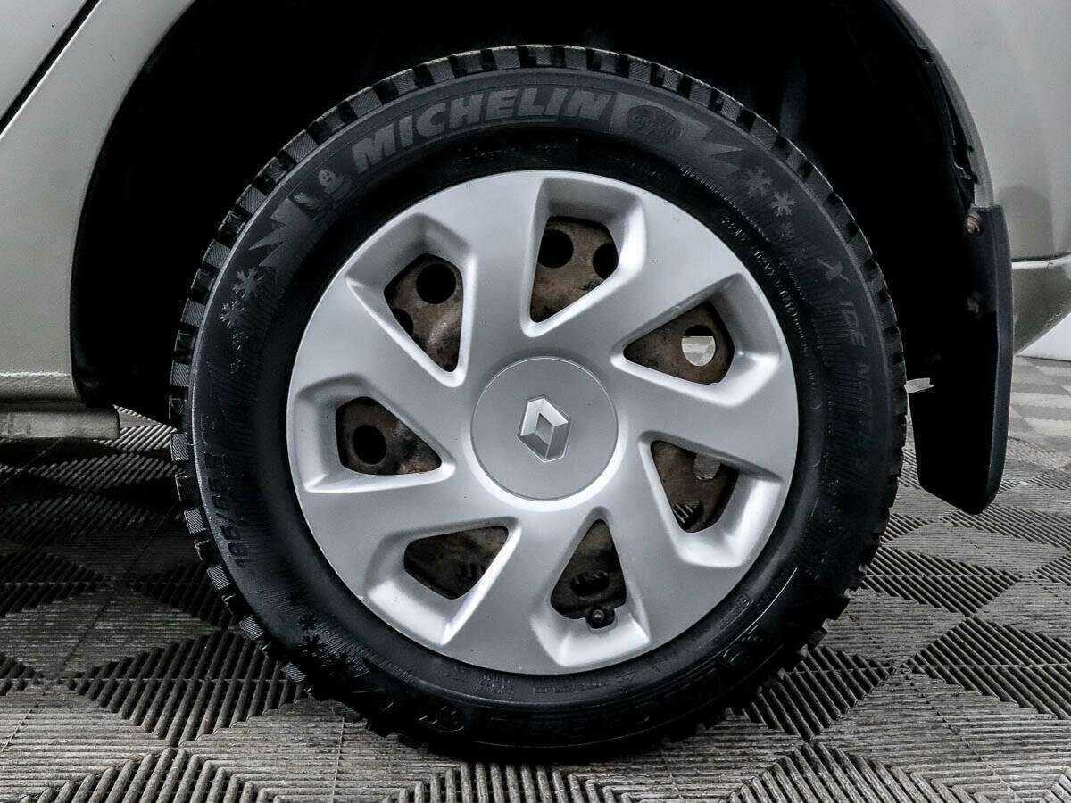 Б/У Рено Сандеро 2015 года. Фото: #12