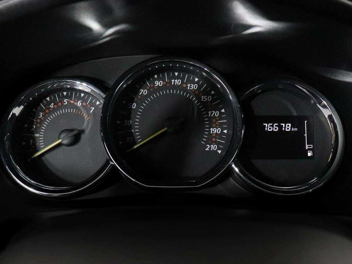 Б/У Рено Сандеро 2020 года. Фото: #8