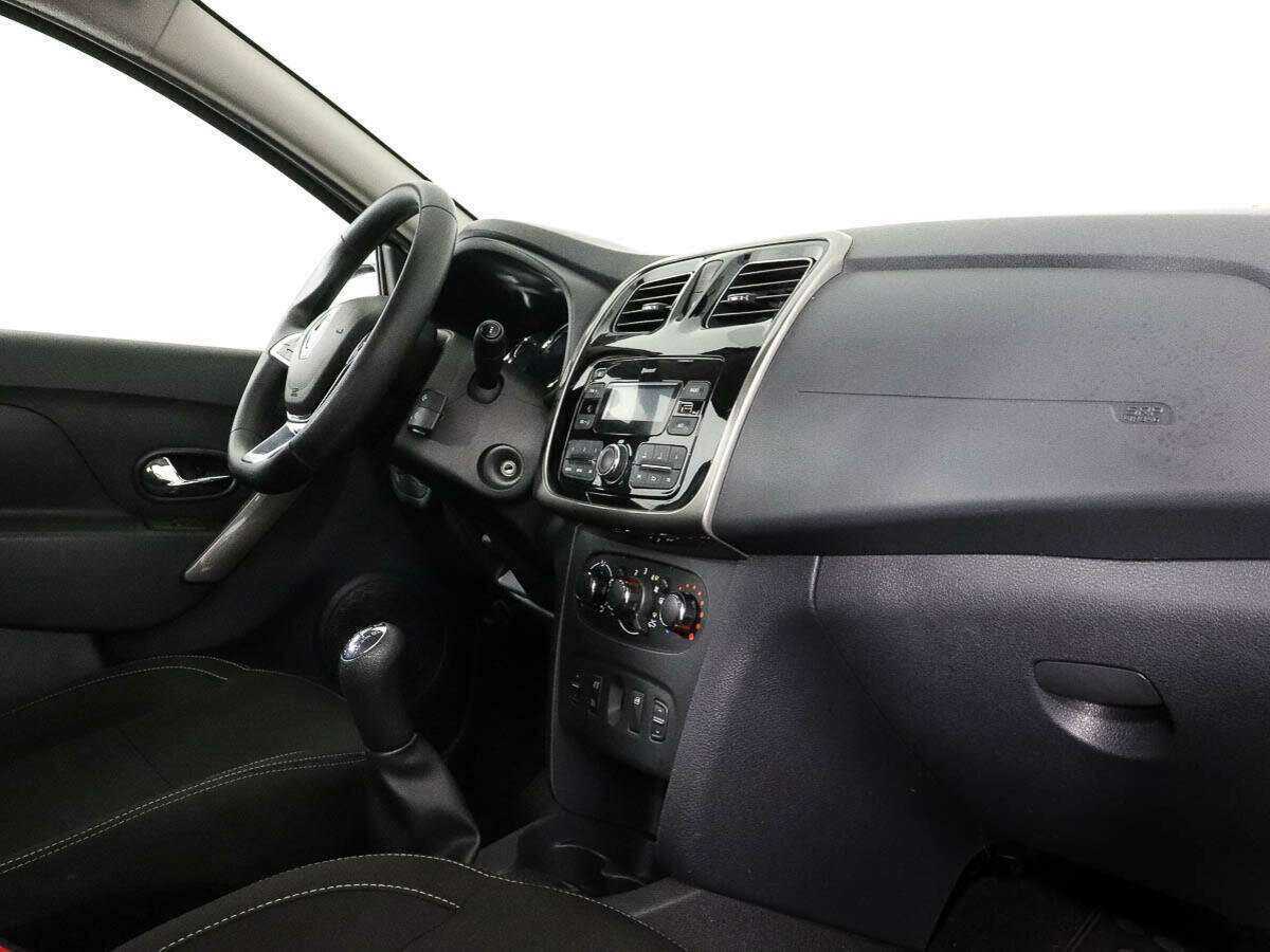 Б/У Рено Логан 2018 года. Фото: #6