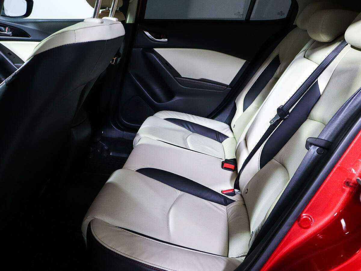 Б/У Мазда 3 2014 года. Фото: #7