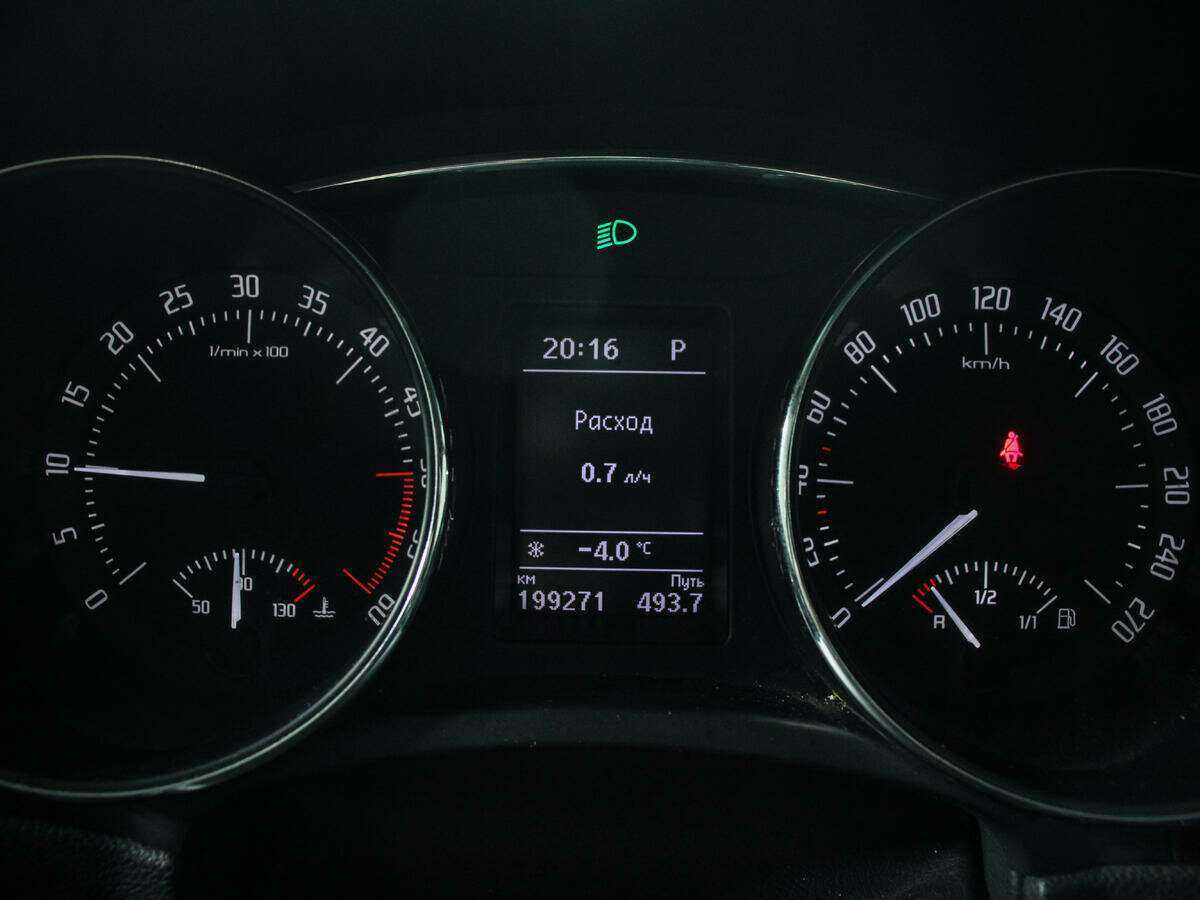 Б/У Шкода Суперб 2014 года. Фото: #9