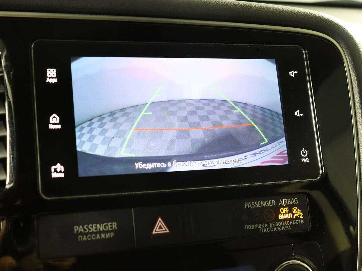 Б/У Митсубиши Оутлэндер 2018 года. Фото: #17