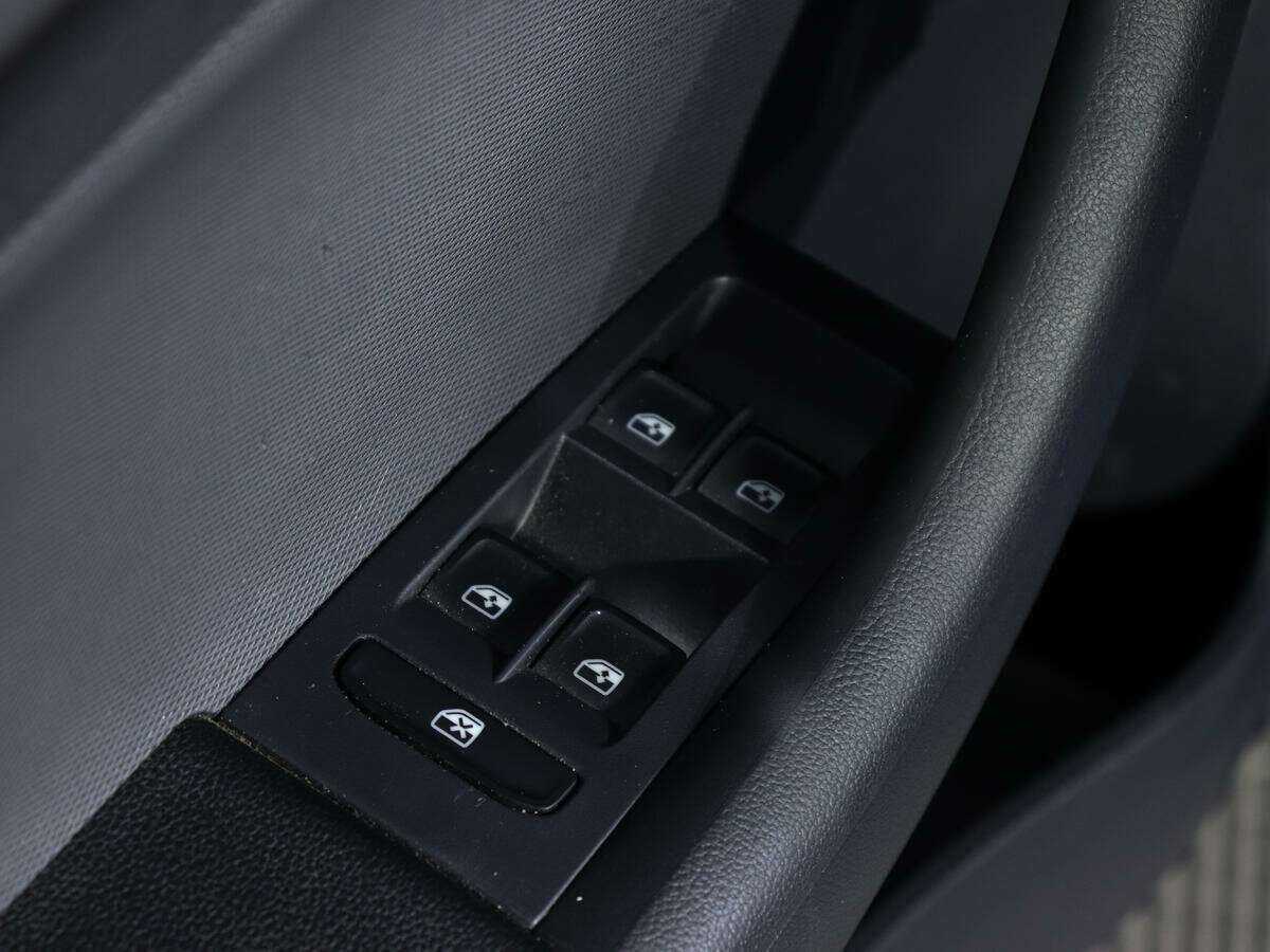 Б/У Шкода Рапид 2017 года. Фото: #13