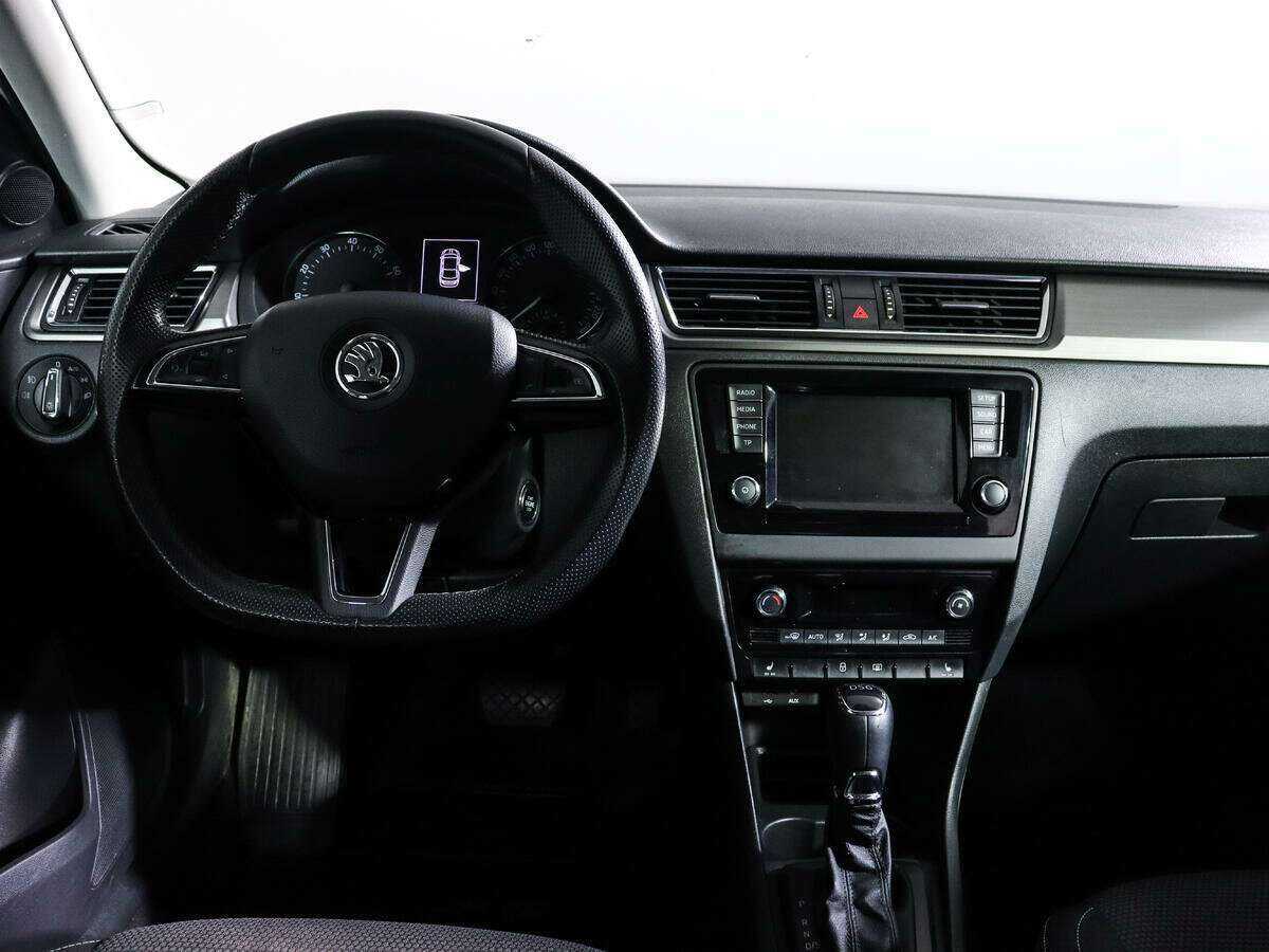 Б/У Шкода Рапид 2016 года. Фото: #9