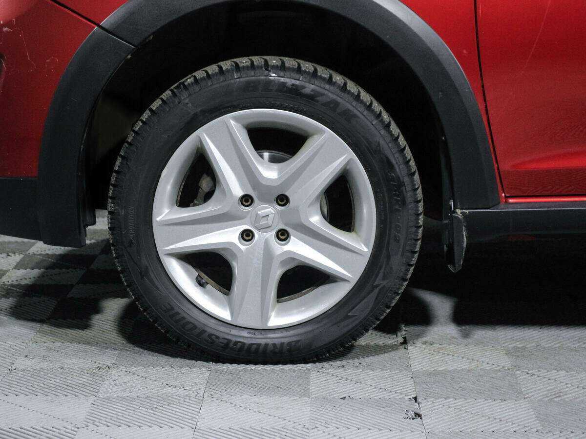 Б/У Рено Сандеро 2015 года. Фото: #11