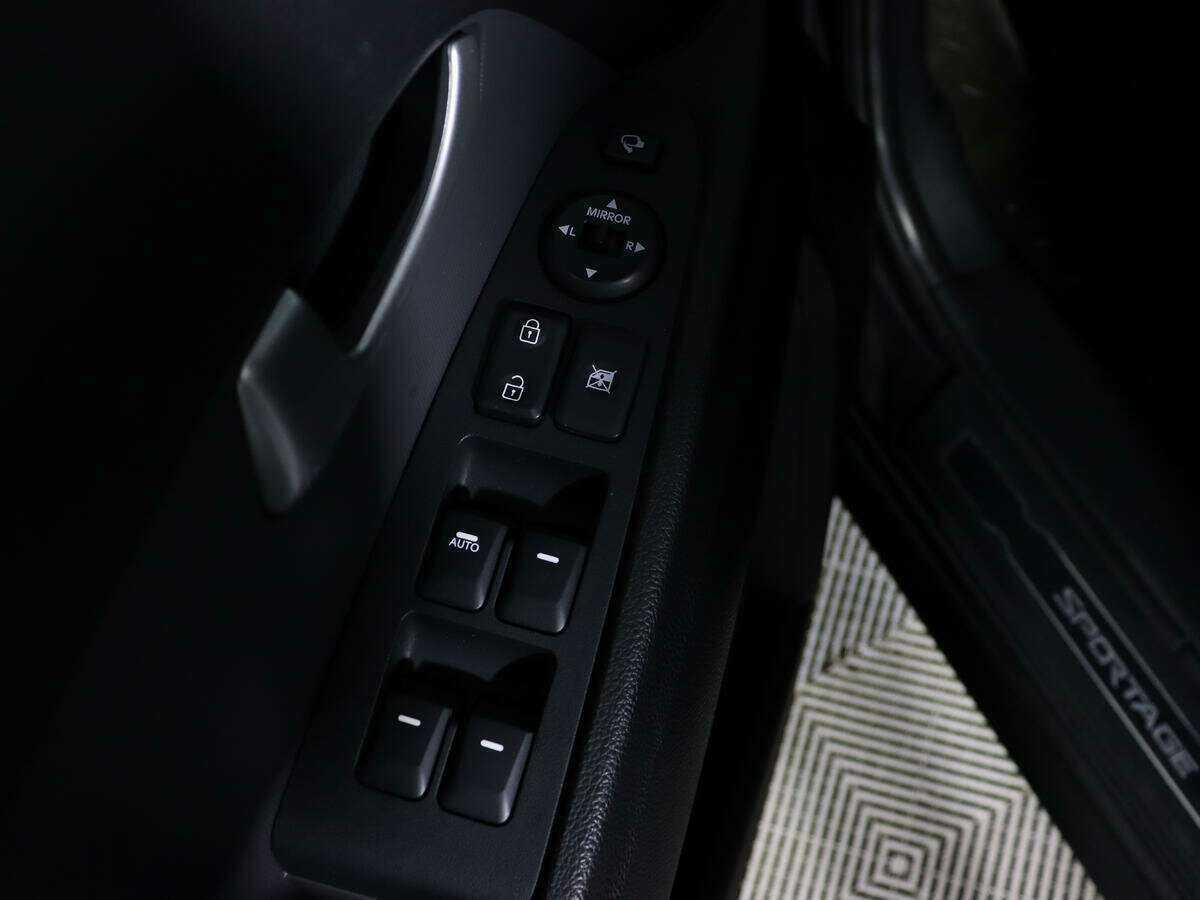 Б/У Киа Спортейдж 2015 года. Фото: #15