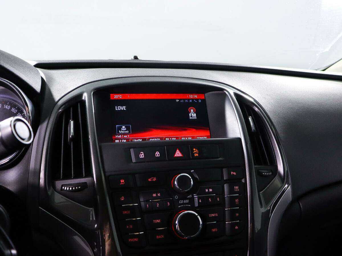 Б/У Опель Астра 2014 года. Фото: #11