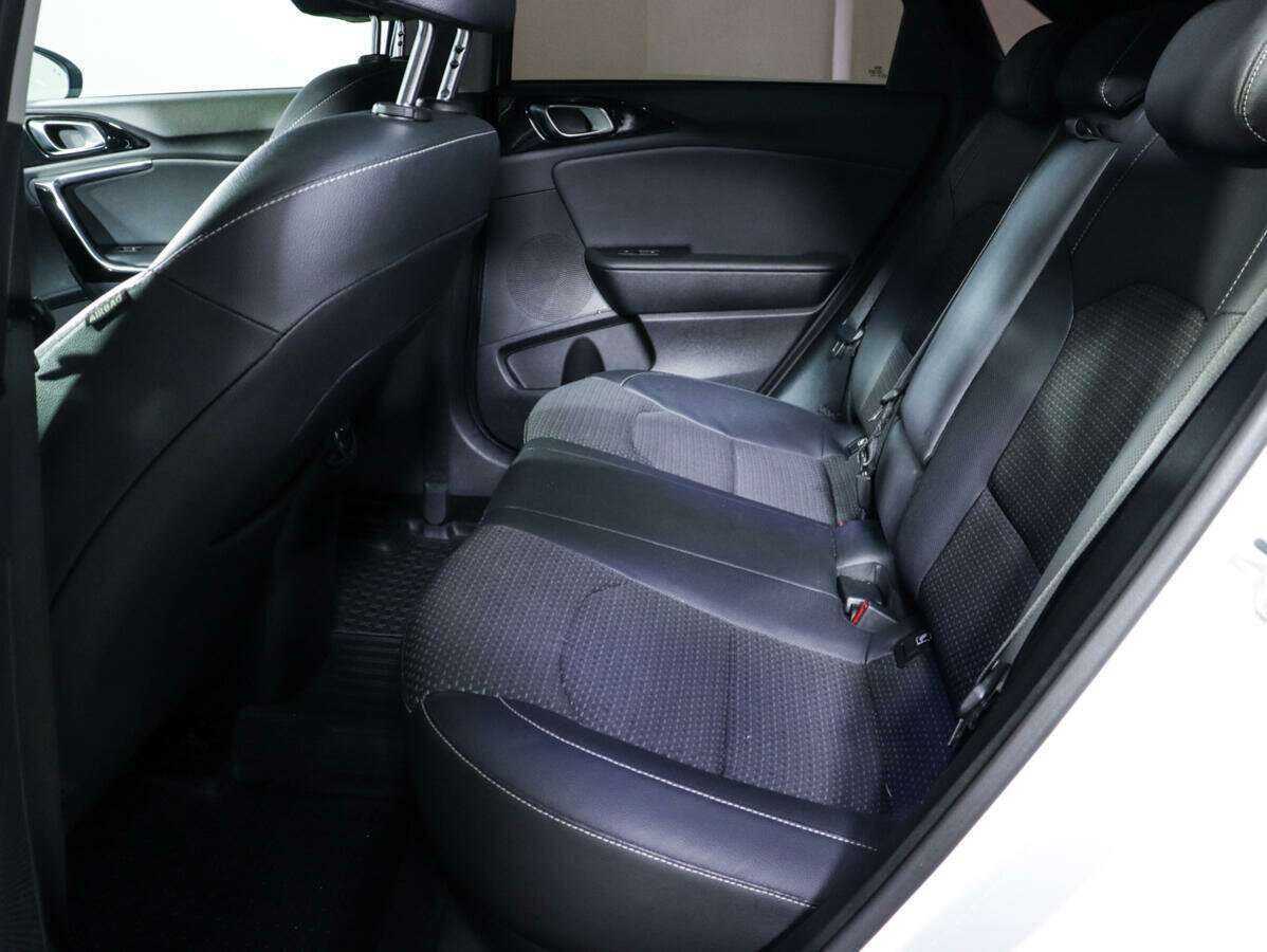 Б/У Киа Сид 2018 года. Фото: #9