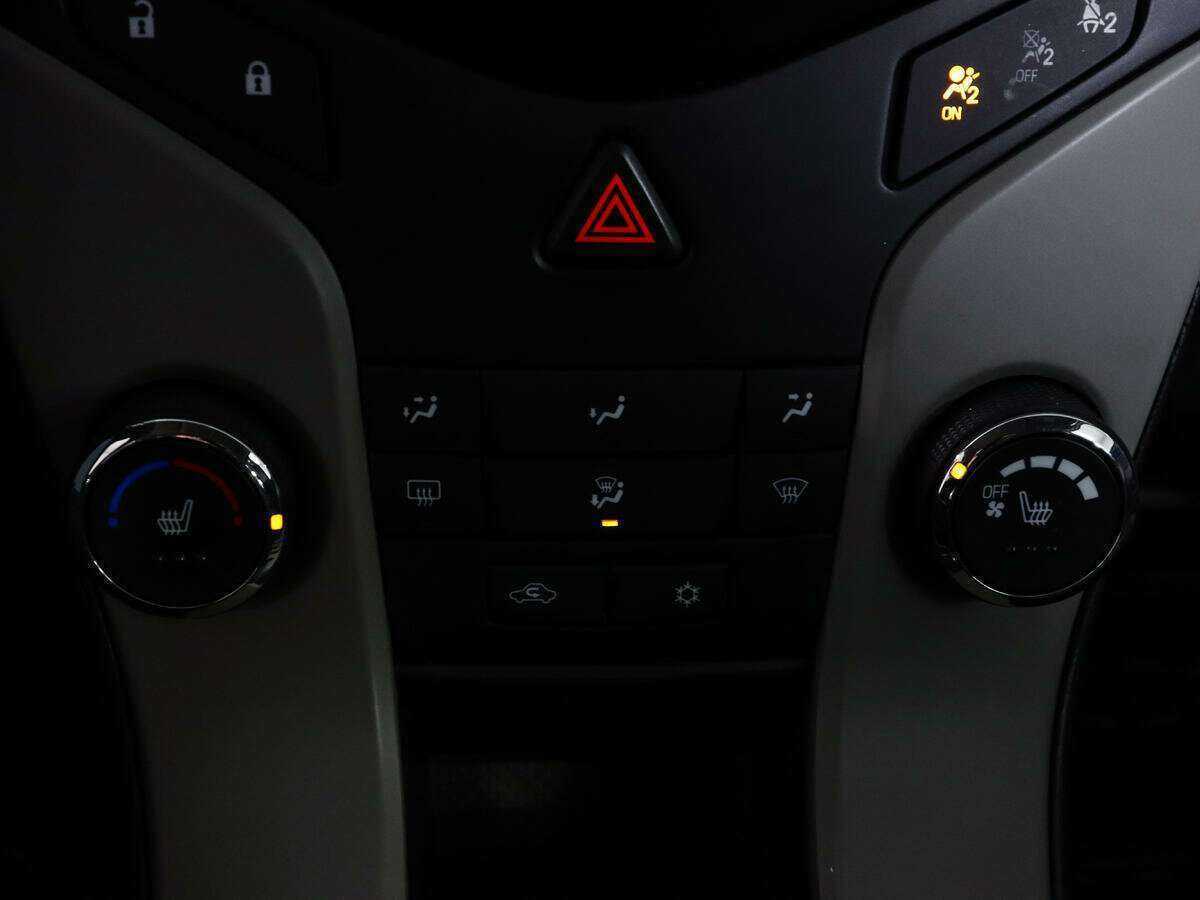 Б/У Шевроле Круз 2012 года. Фото: #16