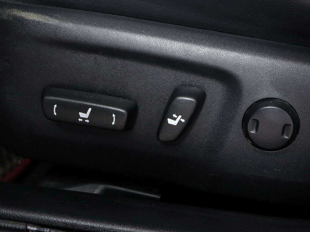 Б/У Тойота Камри 2016 года. Фото: #12