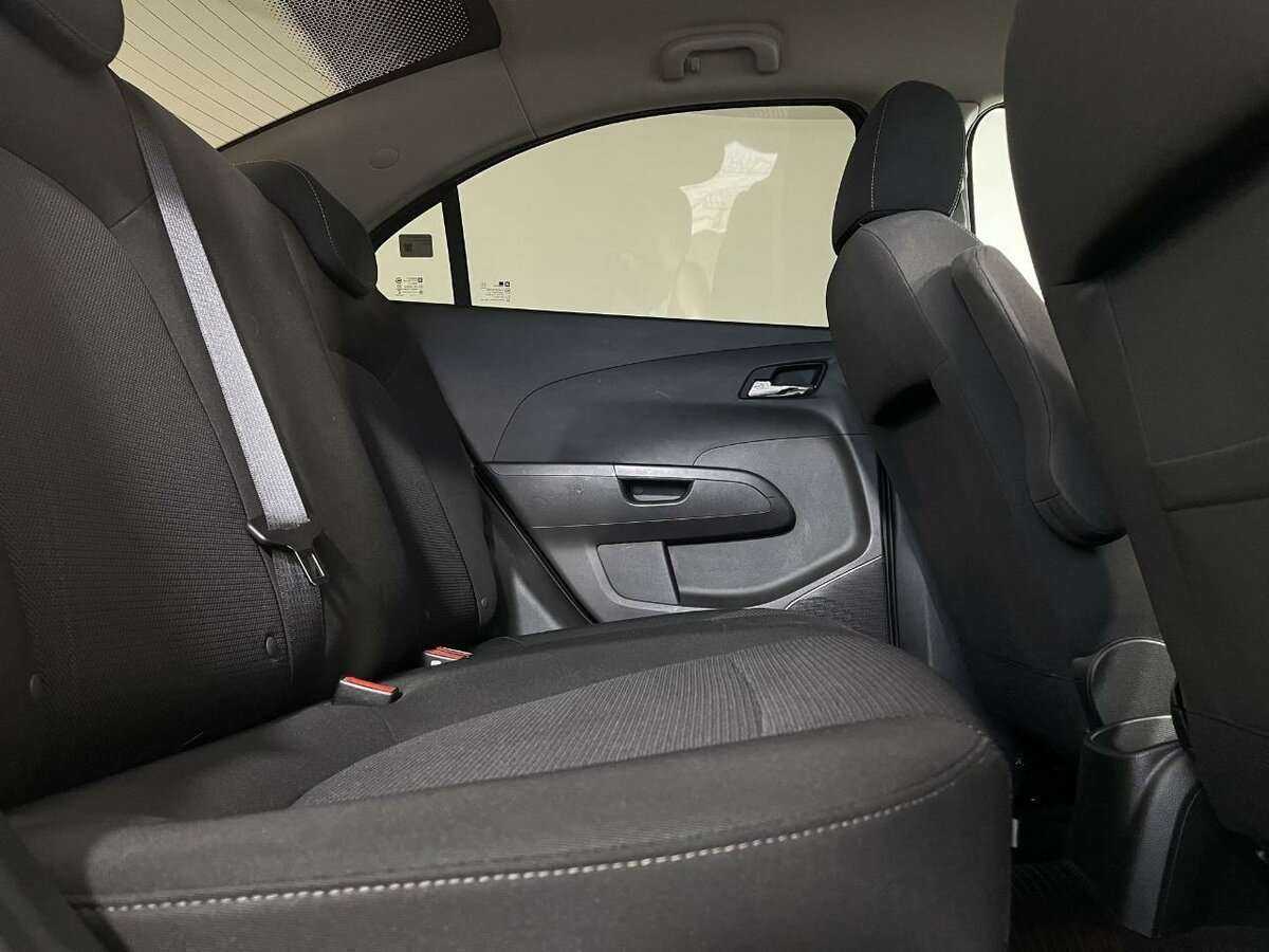 Б/У Шевроле Авео 2015 года. Фото: #13