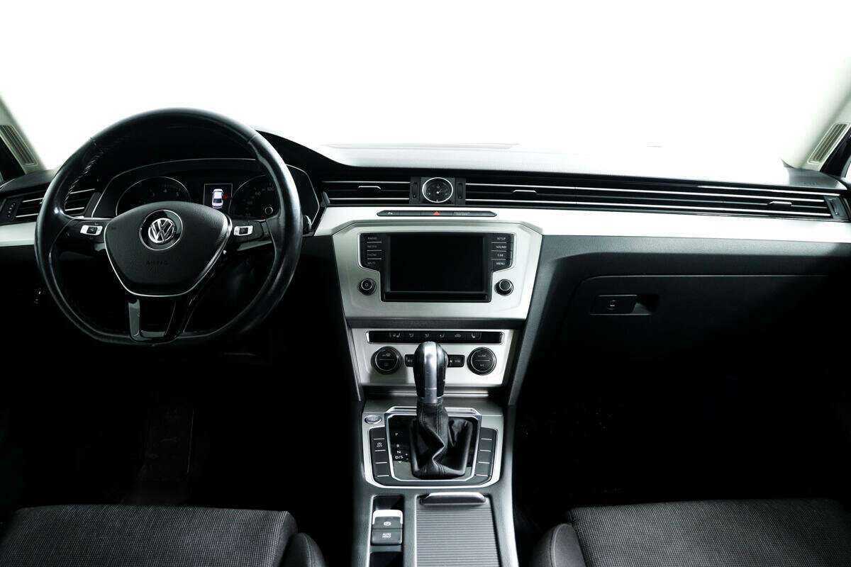 Б/У Фольксваген Пассат 2016 года. Фото: #10