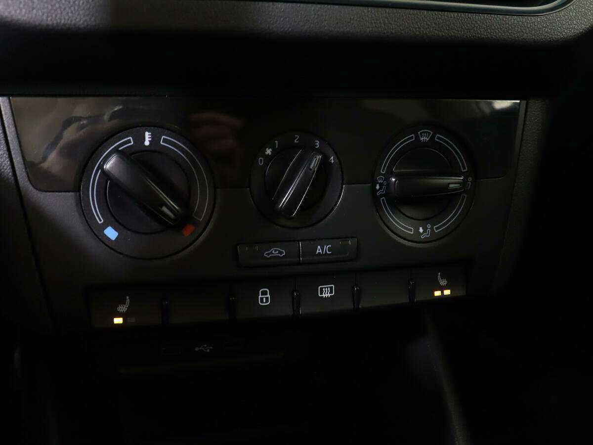 Б/У Шкода Рапид 2021 года. Фото: #15