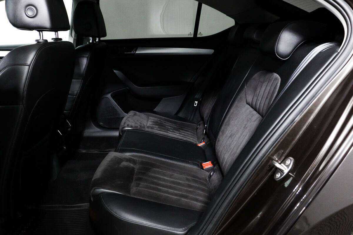 Б/У Шкода Суперб 2015 года. Фото: #11