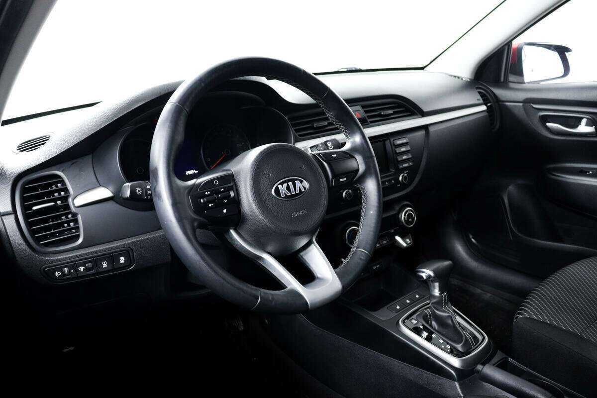 Б/У Киа Рио 2018 года. Фото: #12