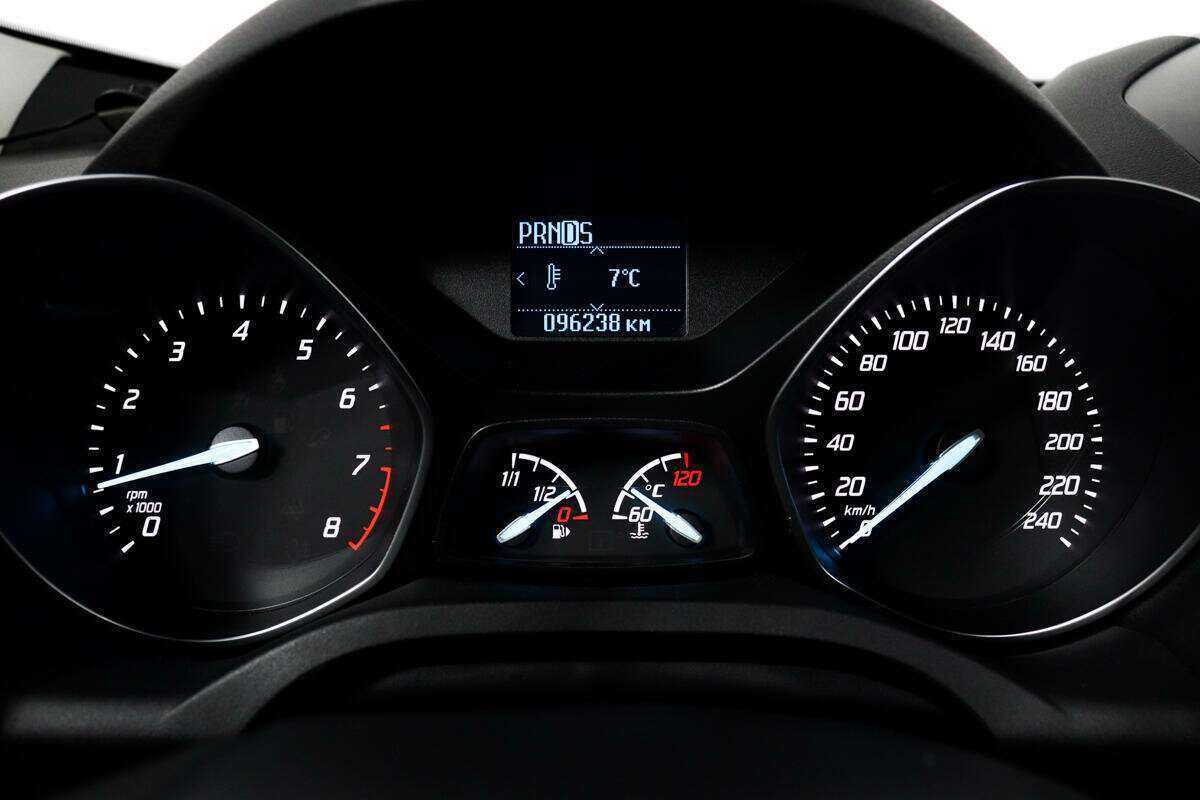 Б/У Форд Куга 2015 года. Фото: #9