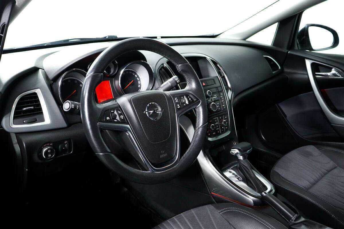 Б/У Опель Астра 2014 года. Фото: #12