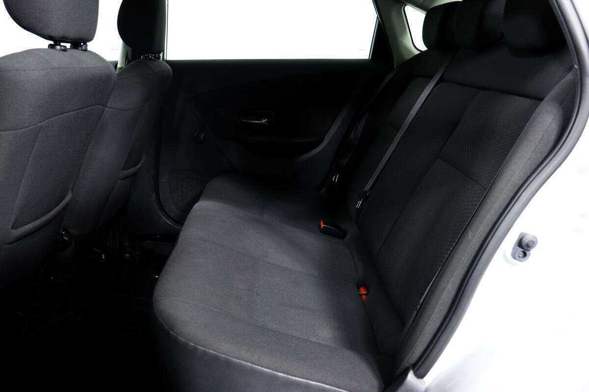 Б/У Ниссан Альмера 2014 года. Фото: #11