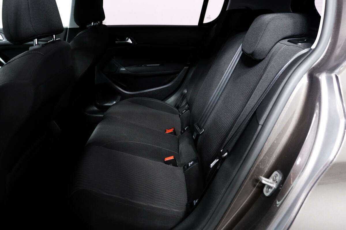 Б/У Пежо 308 2014 года. Фото: #11