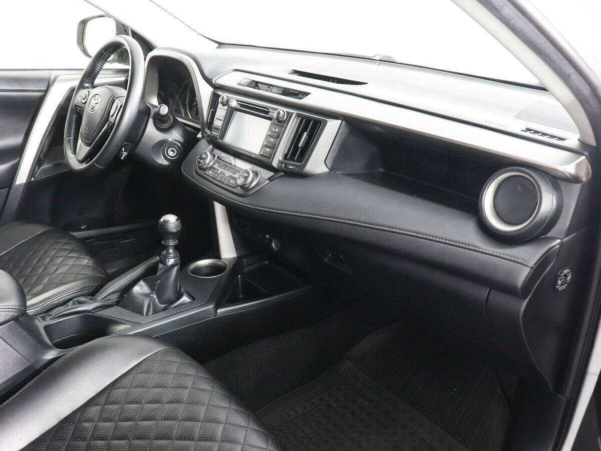 Б/У Тойота Рав4 2014 года. Фото: #9