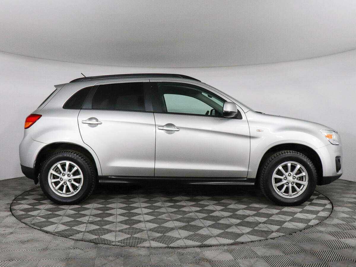 Б/У Митсубиши АС-Икс 2014 года. Фото: #3