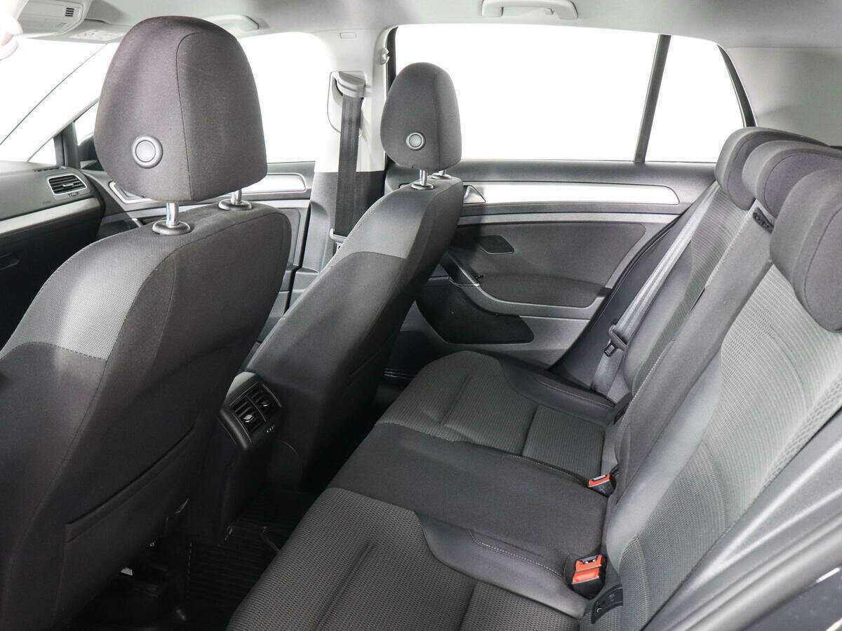 Б/У Фольксваген Гольф 2016 года. Фото: #11