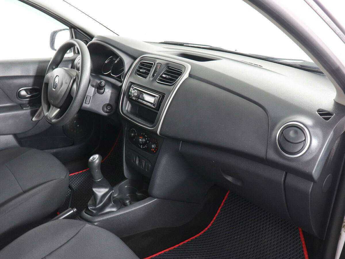 Б/У Рено Логан 2014 года. Фото: #8