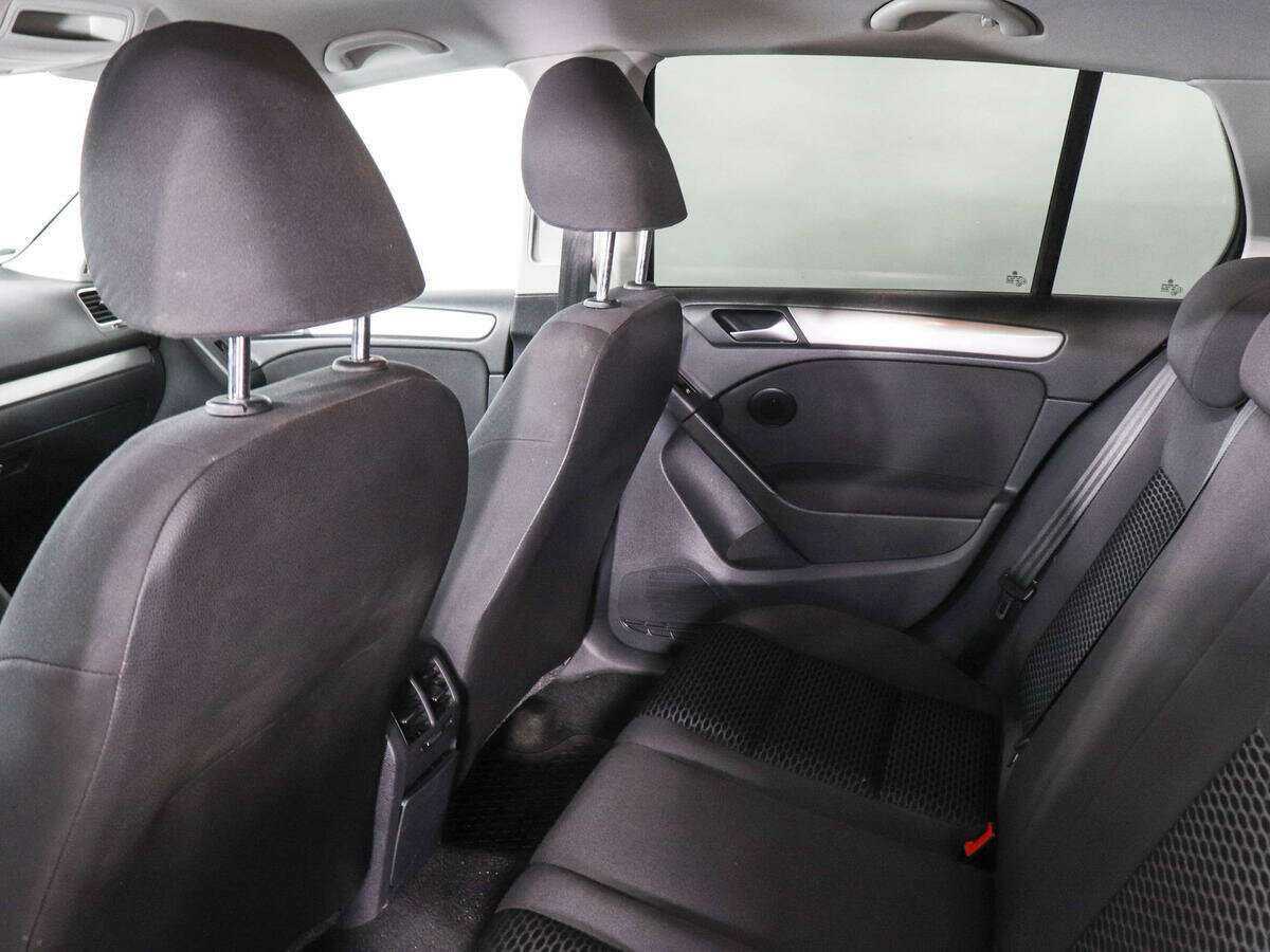 Б/У Фольксваген Гольф 2012 года. Фото: #7