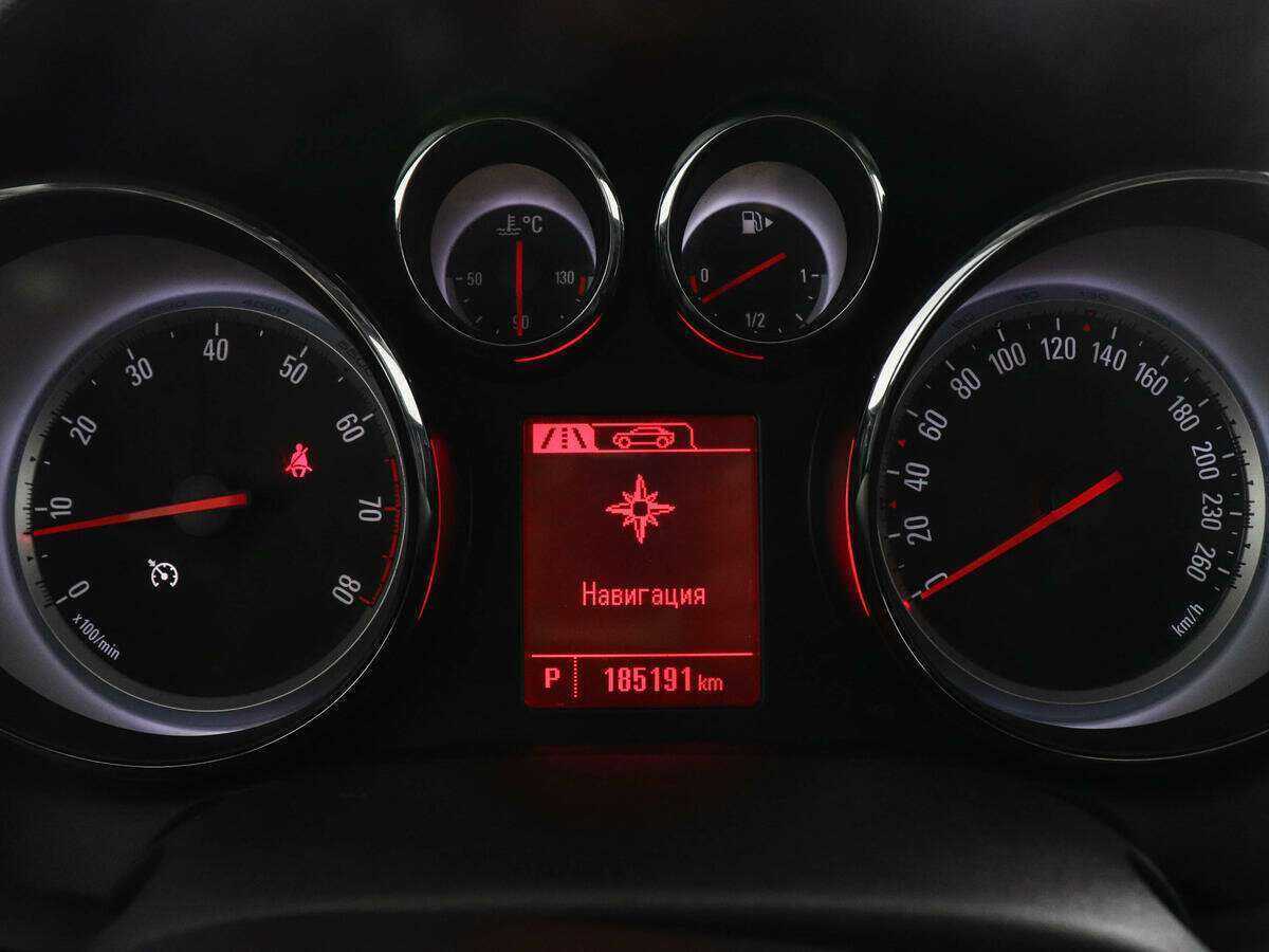 Б/У Опель Астра 2014 года. Фото: #10