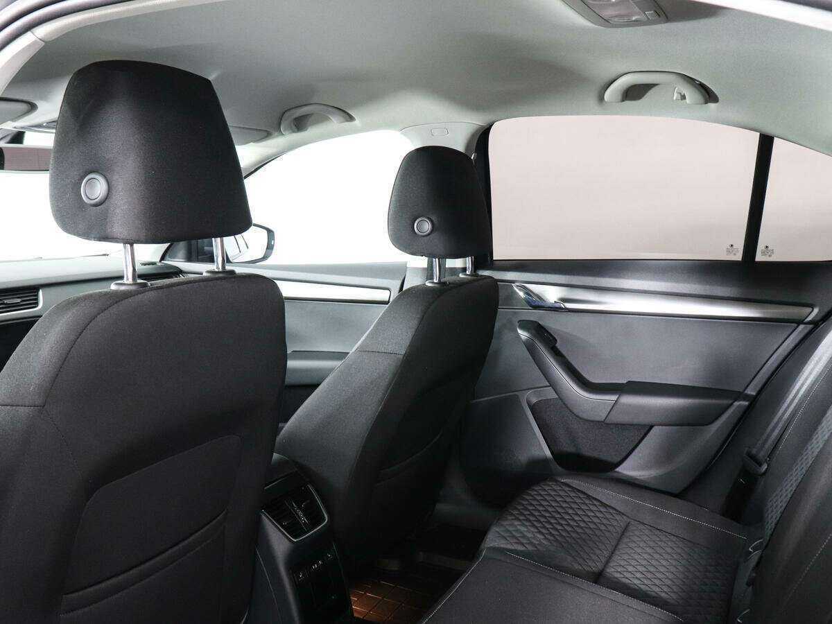 Б/У Шкода Октавия 2018 года. Фото: #11