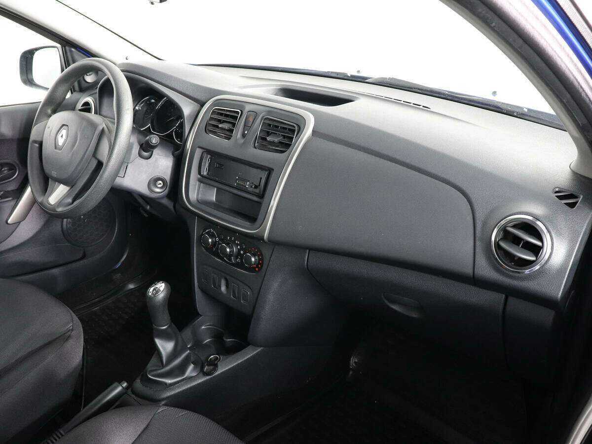 Б/У Рено Логан 2017 года. Фото: #9