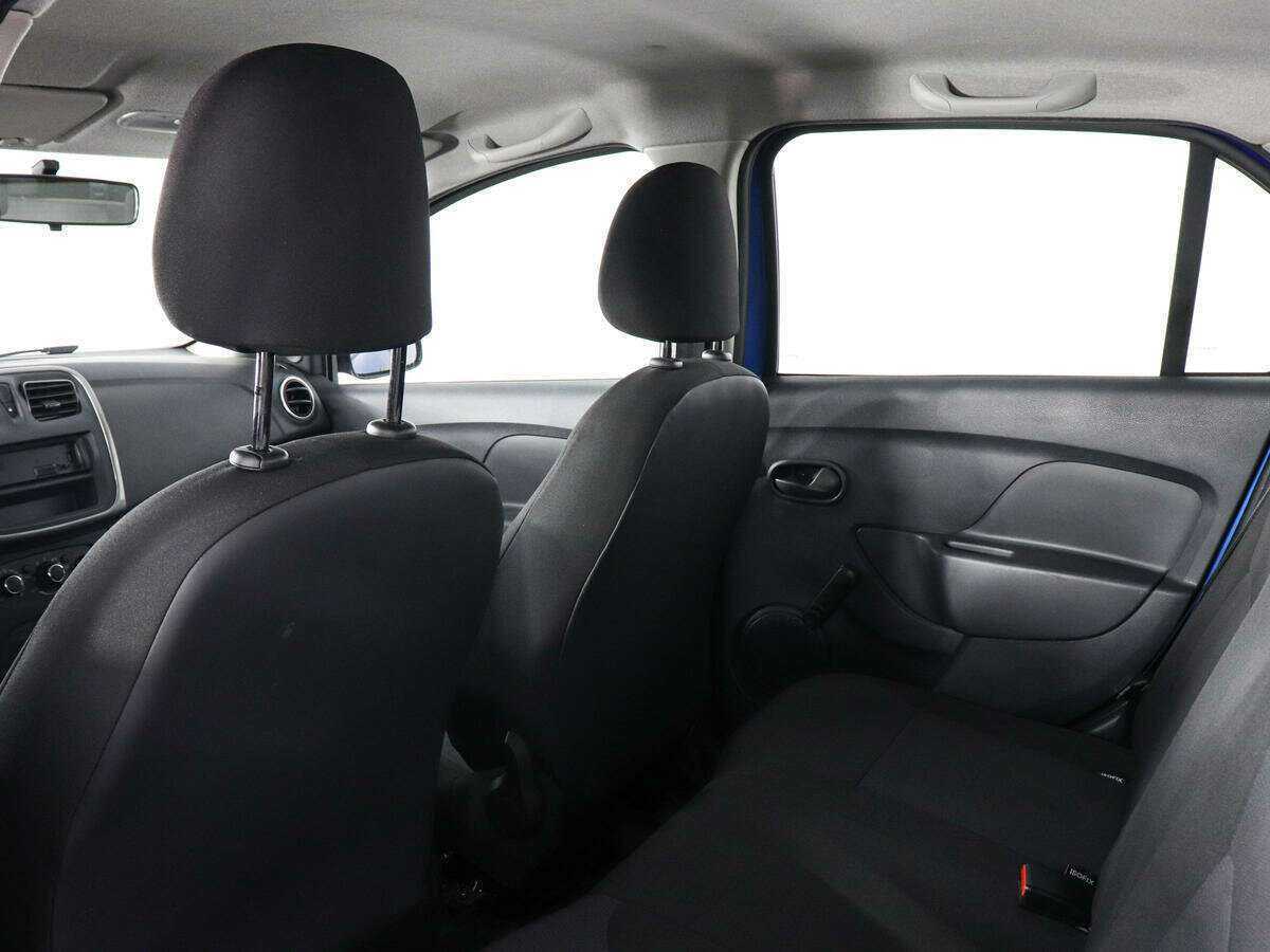 Б/У Рено Логан 2017 года. Фото: #11