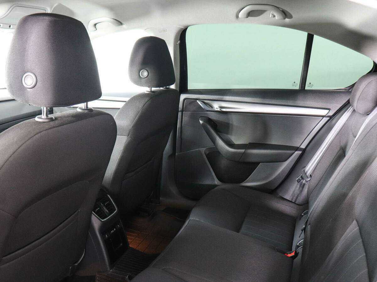 Б/У Шкода Октавия 2018 года. Фото: #10